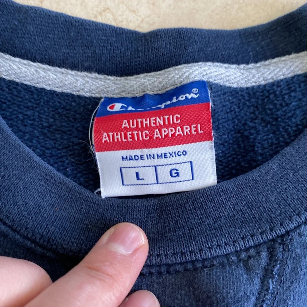 VINTAGE Champion Navy Blue Oversized Crew Classic - Picture 7 of 11